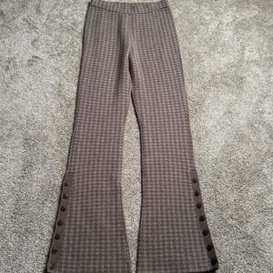 BROWN BUTTON FLARE CHECKERED KNIT PANTS